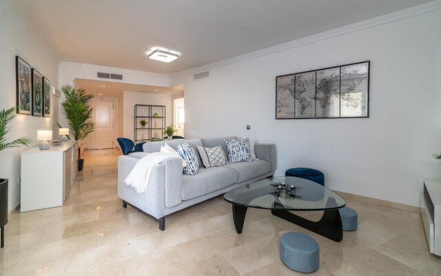 Comfy And Stylish Puerto Banus Apartment