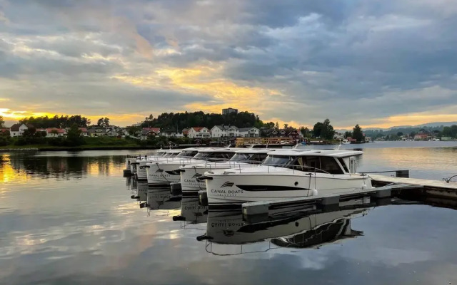 Porsgrunn Centrum Boat Hotel