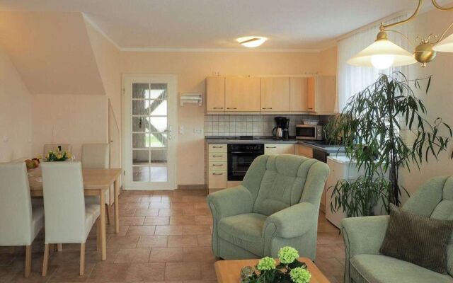 Modernes Apartment in Kuehlungsborn mit Garten