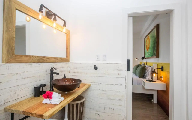 Kokomo Beach Suites