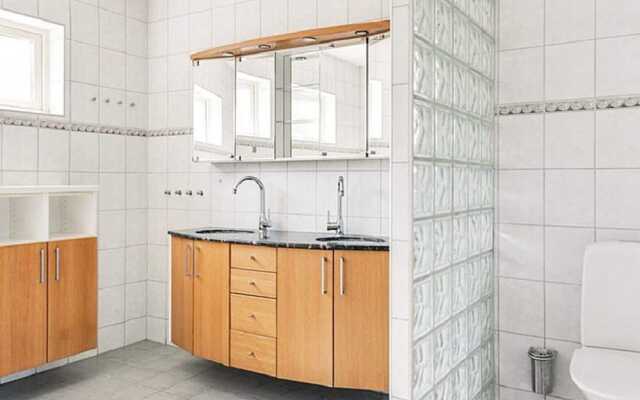 8 Person Holiday Home in Yngsjo-by Traum