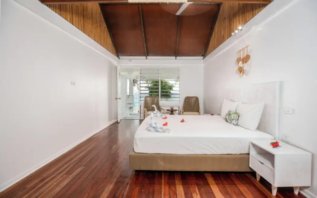 Beachcomber Island Resort
