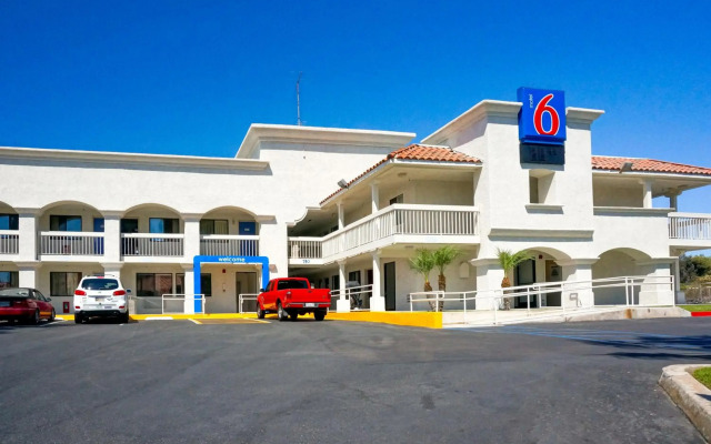 Motel 6 Carlsbad, CA Beach