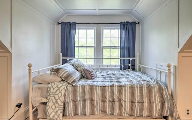 2 Mi to Lighthouse: Waterfront Home w/ Dock!