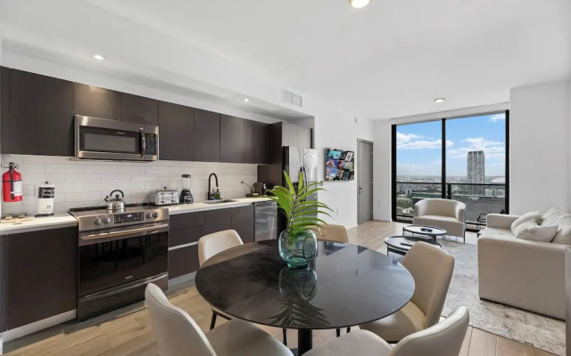 Luxury  Spacious Condo at Downtown Miami