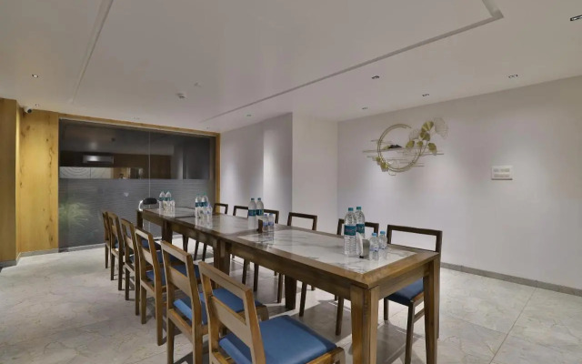 OYO Rooms Near Station Gulambaba Road 2