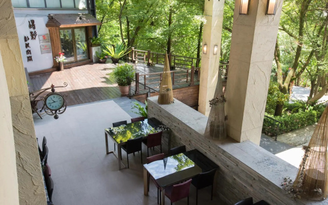Cedarwood Villa