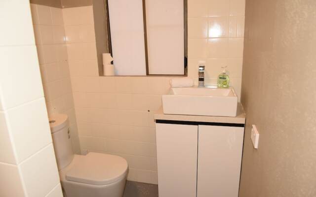 Warrawong holiday big home