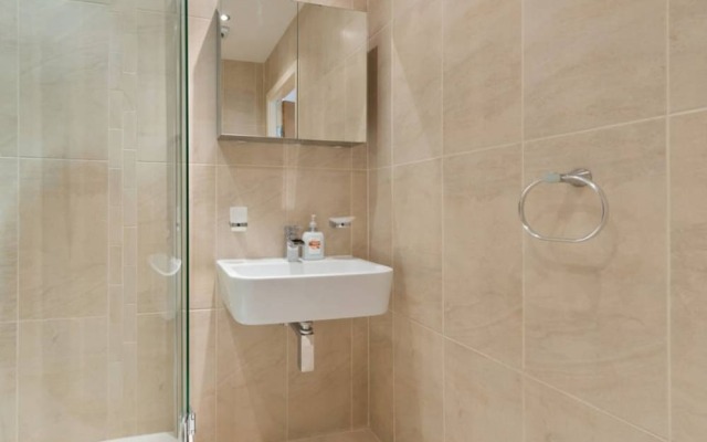 Dual-aspect 2 Bedroom Apartment