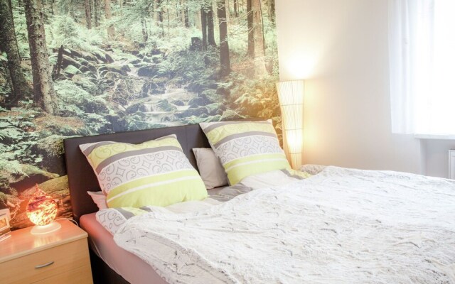 Bright Apartment With Balcony Outside the City Centre of Regensburg