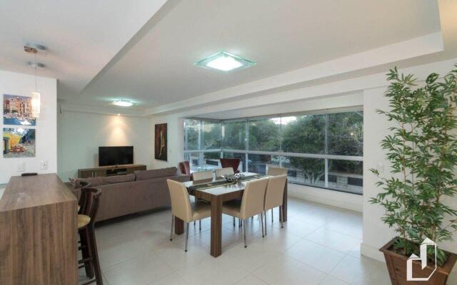 Kremer Residence: Apartamento Amplo Próximo ao Mar