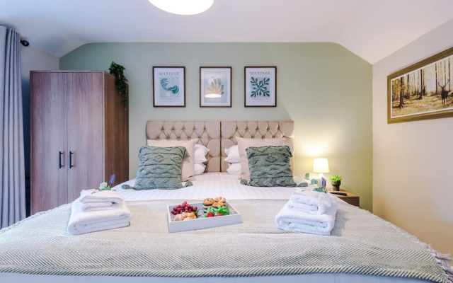NEW Modern 1-bed Flat Great Location Sleeps 4