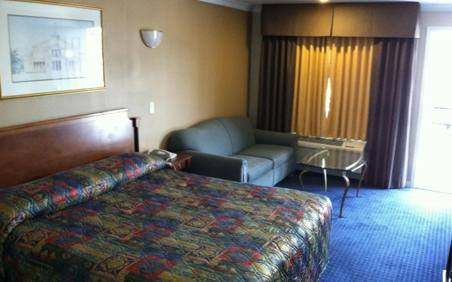 Walnut Inn & Suites West Covina