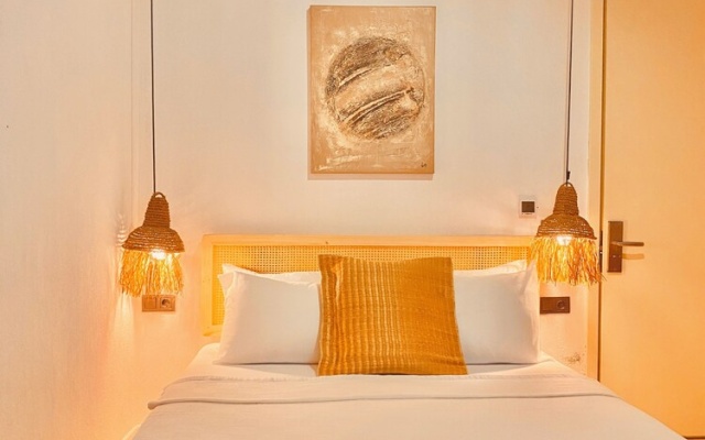 No.908 Sunset Hotel