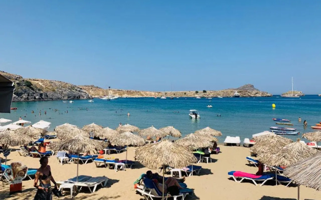 Haraki Beach Mediterranean Retreat