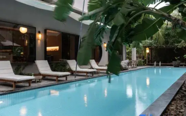Wonderland Inn, Sanya