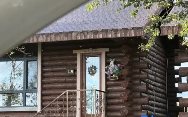 Kirov Forest Cabin Manor