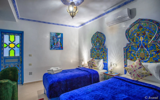 Puerta Azul