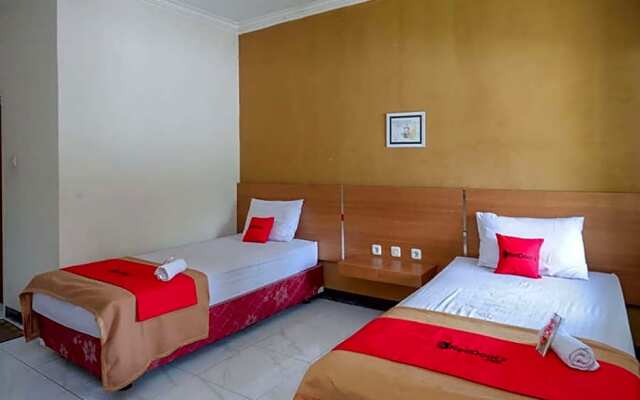 RedDoorz near Balai Kota Batu 3
