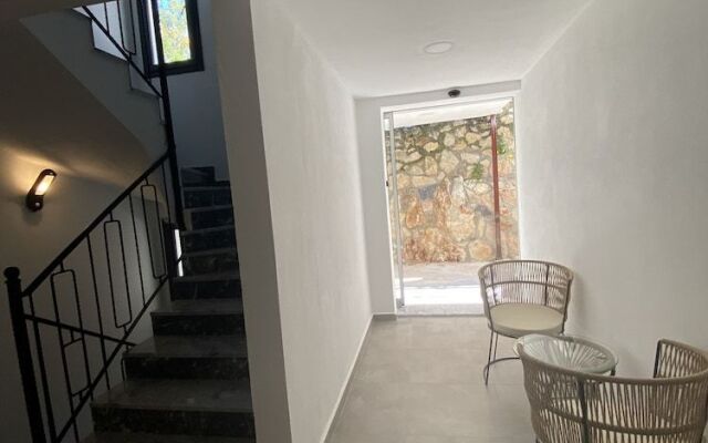 Duru Stone House