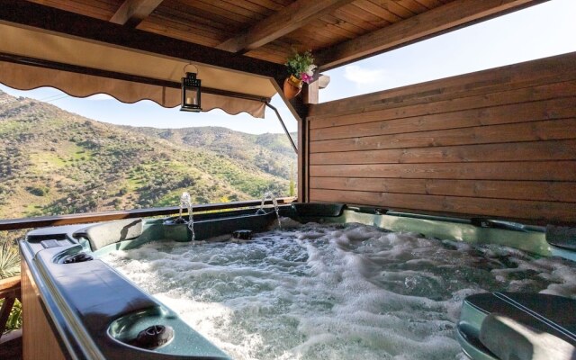 Elegant Apartment in Totalán with Hot Tub