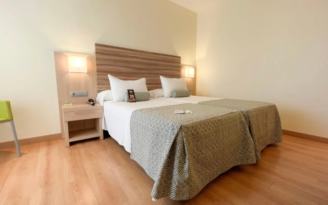 Riviera Beachotel - Recommended for Adults