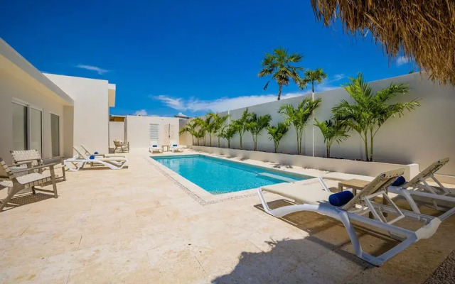 NEW 6BR Playground Private Pool Pro-bbq Palapa
