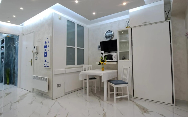 Sharon Apartment in Victoria Beach