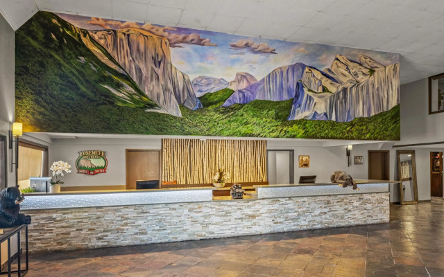 Yosemite Southgate Hotel & Suites