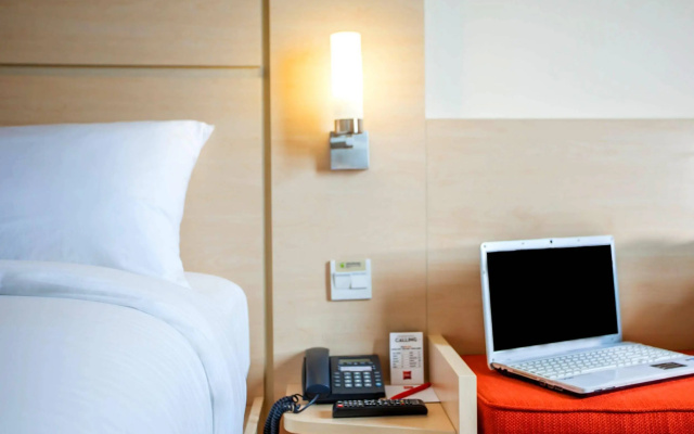 Ibis Saigon South