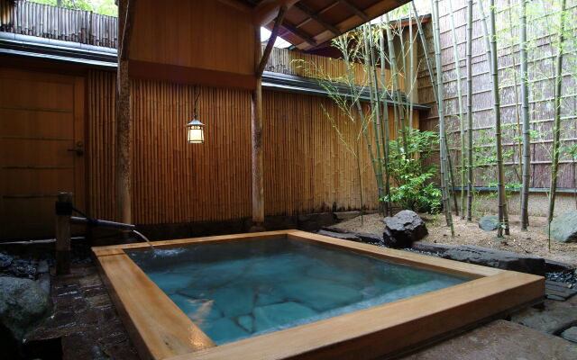 Nishimuraya Honkan Guest House