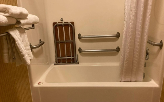 Comfort Inn Wings Stadium