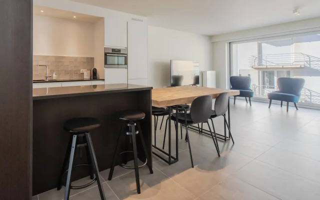 Apartment Close to the sea Wall of Mariakerke