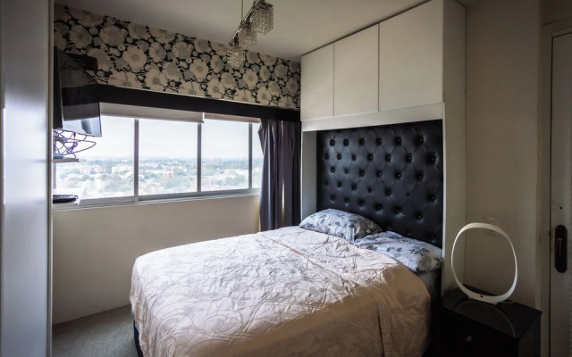 New Loft with Valet Parking & Amenities