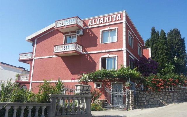 Alvanita Apartments