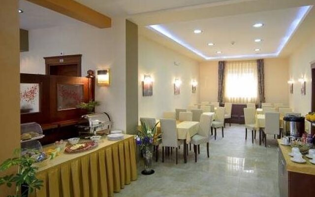 Garni Hotel Semlin B&B