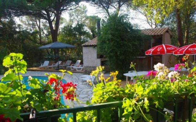 Location Villa et Studios Roquebrune-sur-Argens