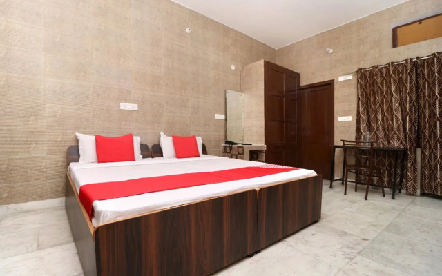 OYO 23066 Shiv Guest House
