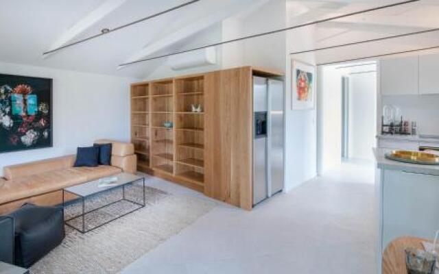 Windhover Villa