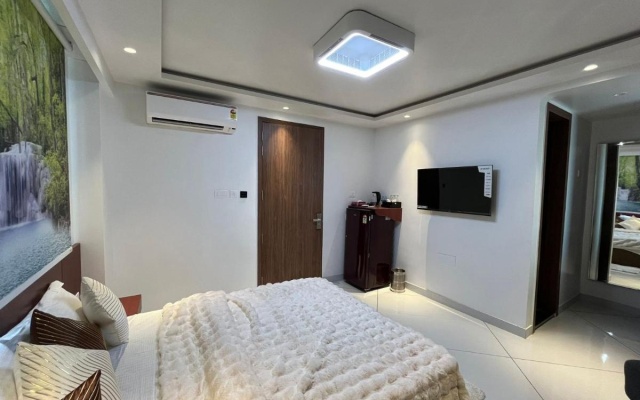 J60 Suites
