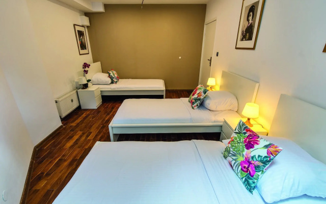 Galeria Italiana Apartments