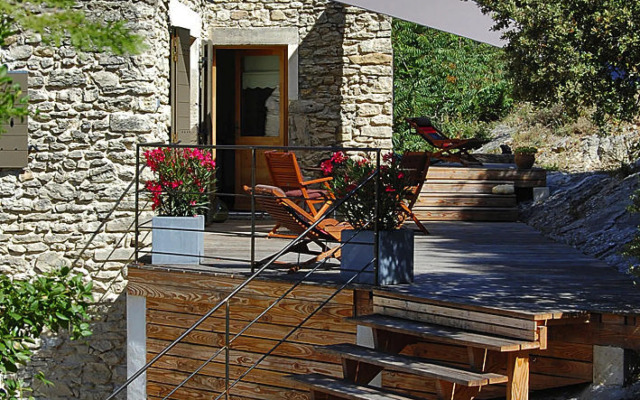 Lovely Stone House Withe Private Terrace, Le Pègue