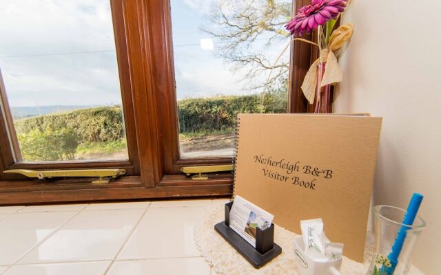 Small double en-suite with stunning views - Contactless Check-In