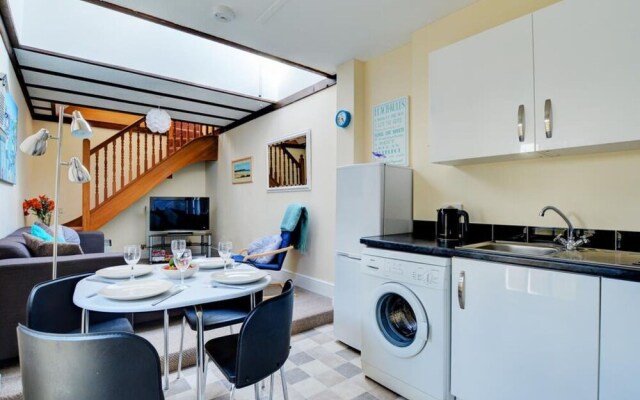 Eglos St Merryn in St Merryn