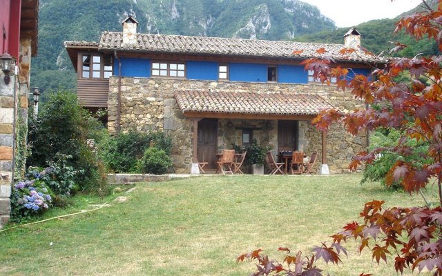 Casas de Aldea Valle de Bueida