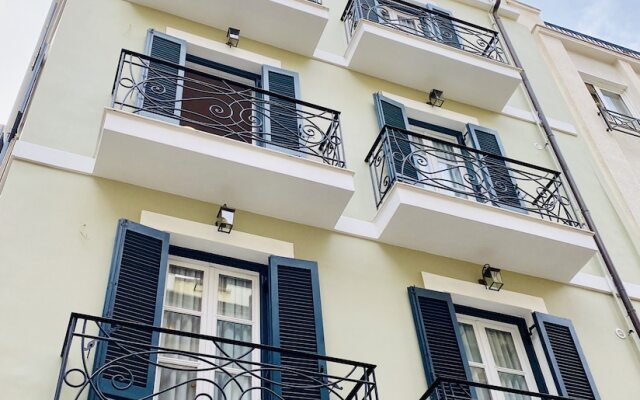 Luxury Studio in Historical Center, Syntagma-Plaka