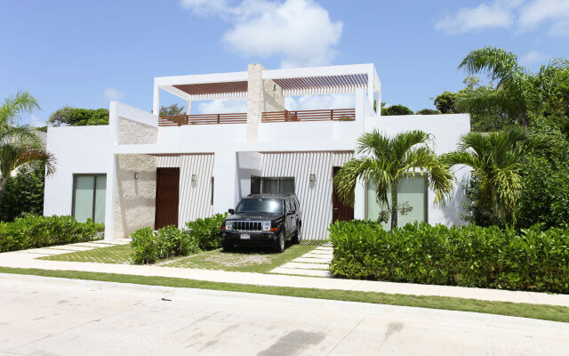 Bahia Principe Vacation Rentals-Green 3-Two-Bedroom Villas