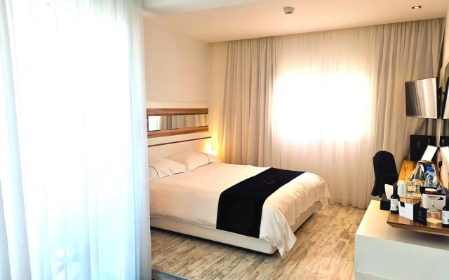 The Ciao Stelio Deluxe Hotel - Adults Only