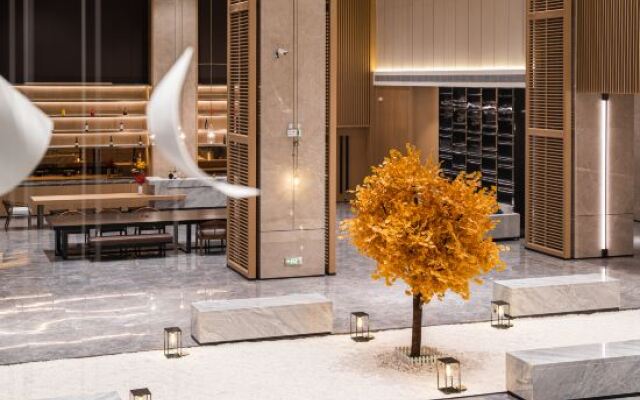 Tiandong Mingyue Lake Garden International Hotel