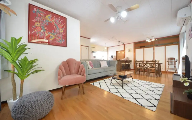Sobe House in Yomitanson
